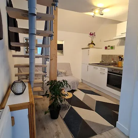 アパート Independent With Garden And Easy Parking
