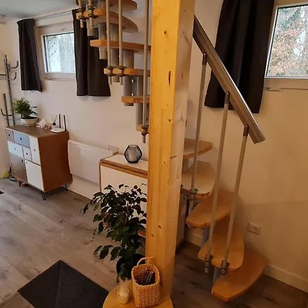 아파트 Independent With Garden And Easy Parking